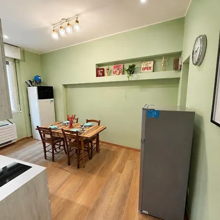 Due Torri - With Private Bathroom In The Center Bolonia